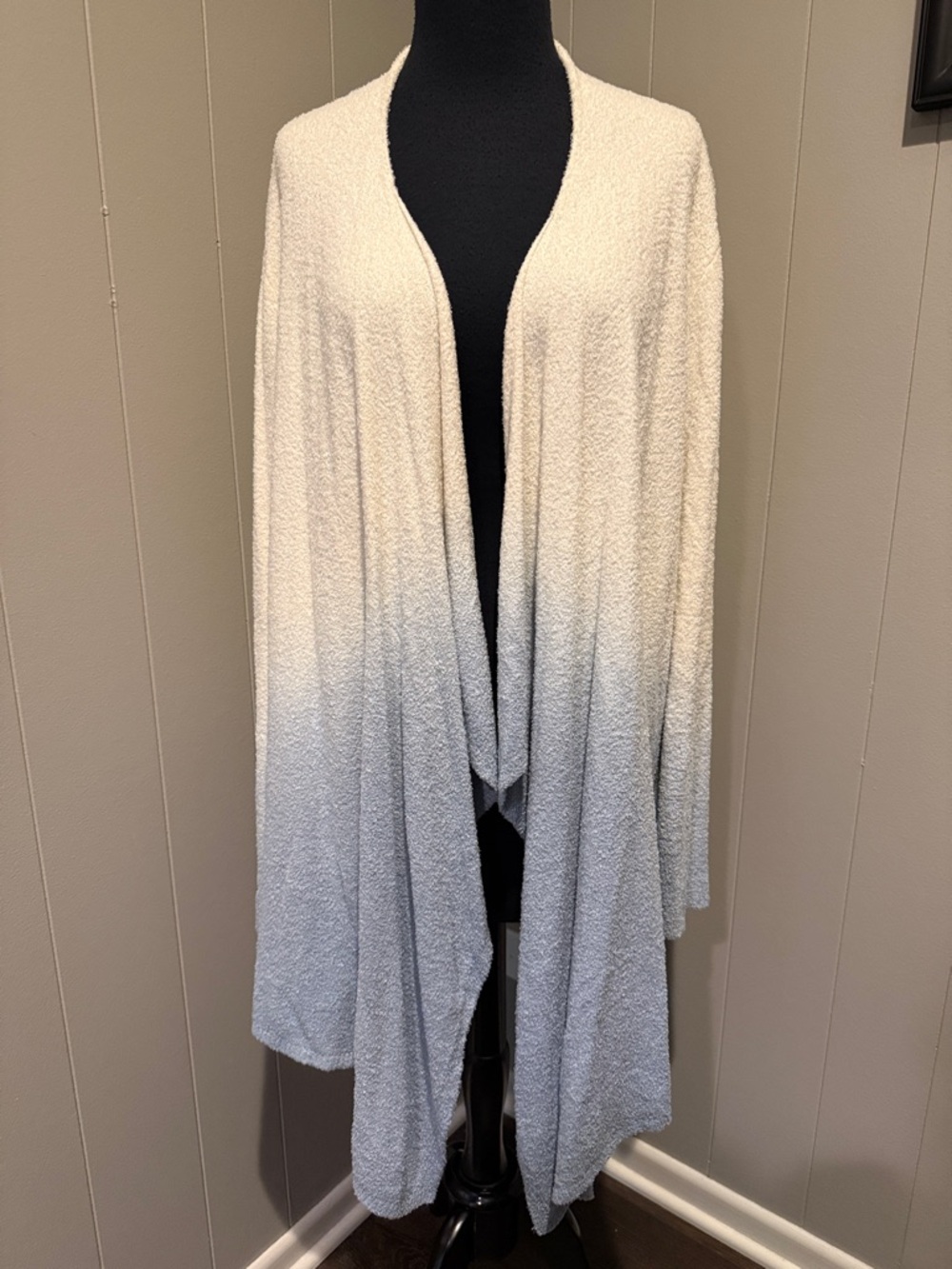 B40 Barefoot Dreams Women’s L/XL Ombre Open-Front Cardigan - Cream to Light Blue